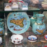 Souvenirs_ad_Alcamo Souvenir à ramener de Sicile